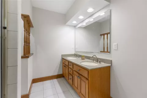 Bath - 66 Bald Eagle Ct, Sapphire, NC 28774 photo 3 of 7