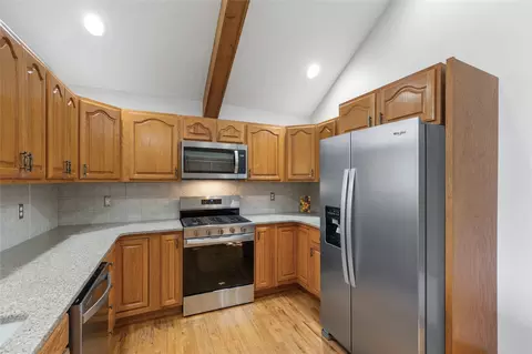 Kitchen - 66 Bald Eagle Ct, Sapphire, NC 28774 photo 4 of 5