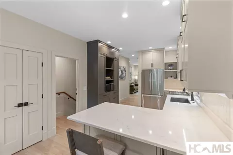 Entry Way - 1077 B Hicks #2, Highlands, NC 28741 photo 3 of 5