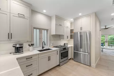 Kitchen - 1081 A Hicks #3, Highlands, NC 28741 photo 2 of 10