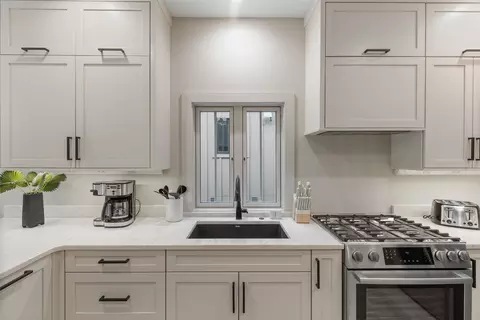 Kitchen - 1081 A Hicks #3, Highlands, NC 28741 photo 3 of 10