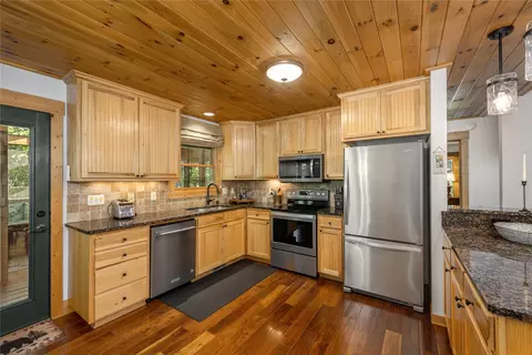Kitchen - 112 Lupton Rd, Sapphire, NC 28774 photo 4 of 6