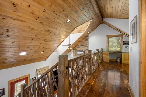 Entry Way - 112 Lupton Rd, Sapphire, NC 28774 photo 3 of 5