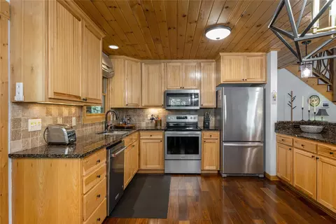 Kitchen - 112 Lupton Rd, Sapphire, NC 28774 photo 5 of 6