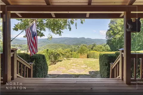 250 Bonanza Dr, Cullowhee, NC 28723