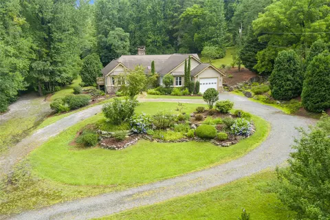 611 Blue Valley Rd, Highlands, NC 28741