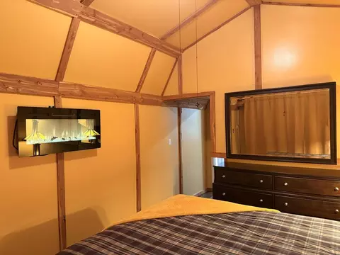 Bedroom - 43 Wild Horse Rd, Sylva, NC 28779 photo 2 of 3