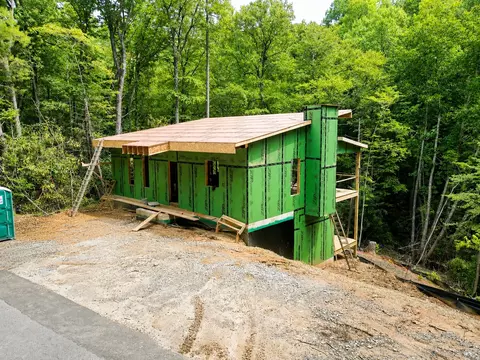 Exterior - 1925 Black Oak Dr, Sapphire, NC 28774 photo 5 of 9