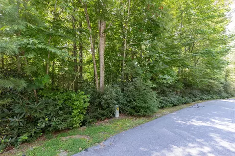 293 Whisper Winds Court, Sapphire, NC 28774 photo 2