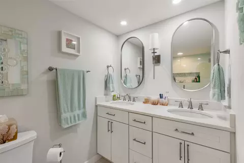 Bath - 145 Hwks Nest Lne #A, Highlands, NC 28741 photo 1 of 6