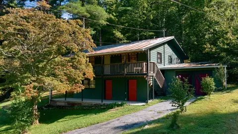 165 Sage Cir, Glenville, NC 28736