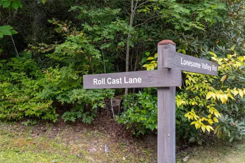 107 Roll Cast Ln, Sapphire, NC 28774 photo 2