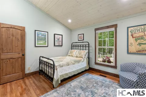 Bedroom - 127 High View Rd, Cashiers, NC 28717 photo 2 of 6