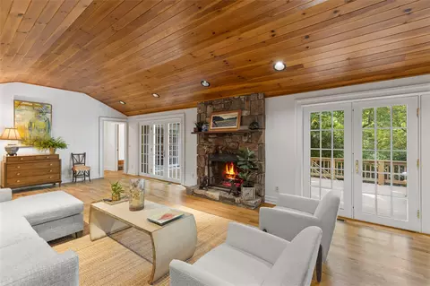 Living - 424 Split Rail Row, Highlands, NC 28741 photo 2 of 2