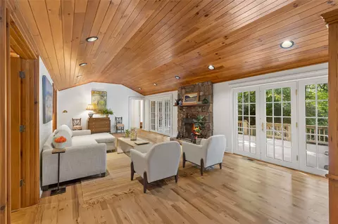 Living - 424 Split Rail Row, Highlands, NC 28741 photo 1 of 2