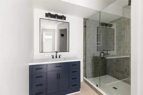 Bath - 1032 Buckberry Dr, Sapphire, NC 28774 photo 8 of 9