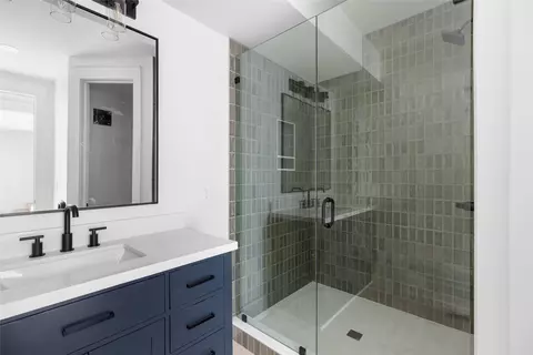 Bath - 1032 Buckberry Dr, Sapphire, NC 28774 photo 9 of 9