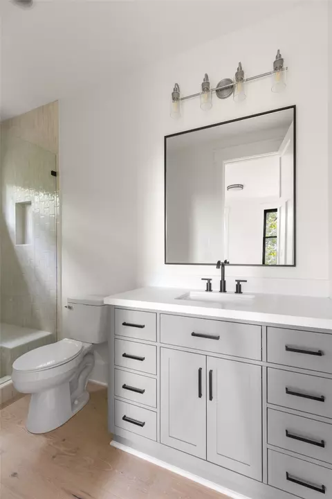 Bath - 1032 Buckberry Dr, Sapphire, NC 28774 photo 6 of 9