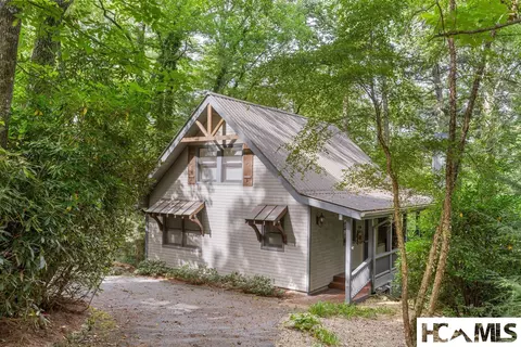 180 Wyanoak Rd, Highlands, NC 28741