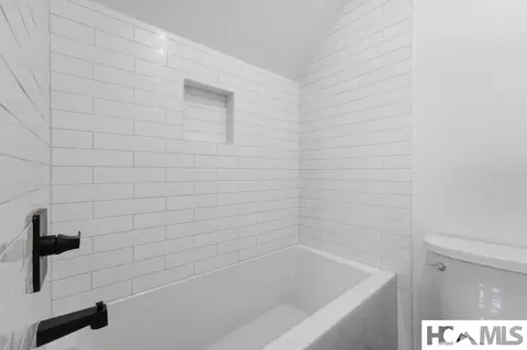 Bath - 537 Hedden Ln, Highlands, NC 28741 photo 2 of 5