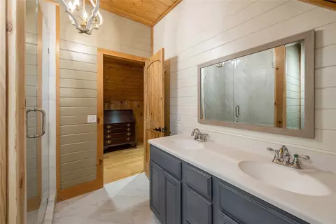 Bath - 7774 Cullowhee Mountain Rd, Cullowhee, NC 28723 photo 5 of 6