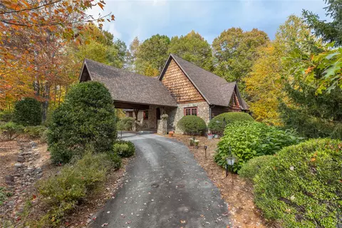 Exterior - 10 Versant Ln, Cullowhee, NC 28723 photo 4 of 23