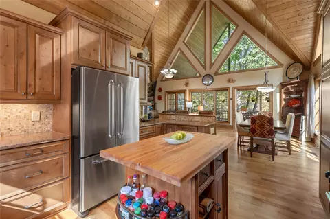 Kitchen - 10 Versant Ln, Cullowhee, NC 28723 photo 6 of 9