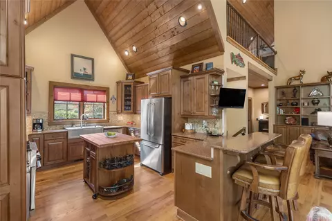 Kitchen - 10 Versant Ln, Cullowhee, NC 28723 photo 4 of 9
