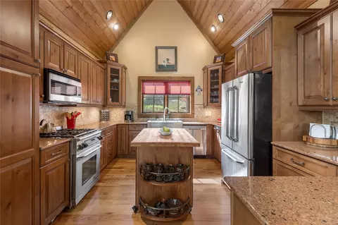 Kitchen - 10 Versant Ln, Cullowhee, NC 28723 photo 3 of 9
