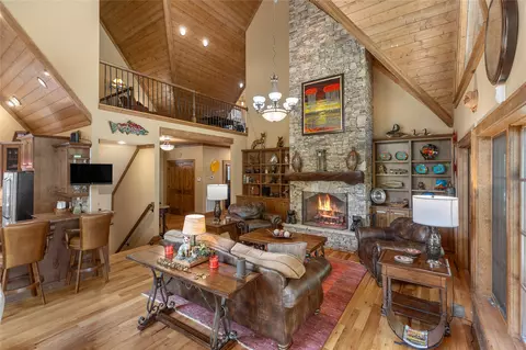 Living - 10 Versant Ln, Cullowhee, NC 28723 photo 4 of 9