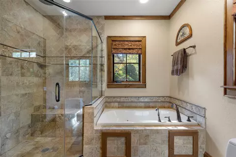 Bath - 10 Versant Ln, Cullowhee, NC 28723 photo 4 of 11