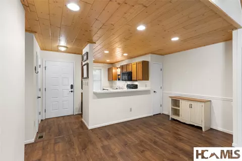 Entry Way - 43 Kiwi Ln #12, Sapphire, NC 28774 photo 5 of 12