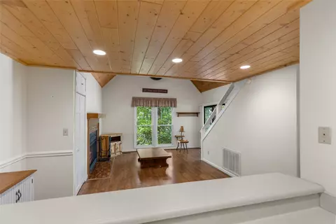 Living - 43 Kiwi Ln #12, Sapphire, NC 28774 photo 10 of 10