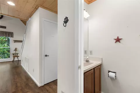 Entry Way - 43 Kiwi Ln #12, Sapphire, NC 28774 photo 6 of 12