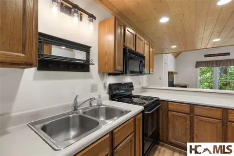 Kitchen - 43 Kiwi Ln #12, Sapphire, NC 28774 photo 5 of 6