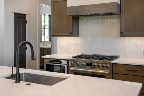 Kitchen - 8 Winter Green Dr, Glenville, NC 28736 photo 3 of 10