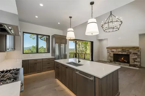 Kitchen - 8 Winter Green Dr, Glenville, NC 28736 photo 6 of 10
