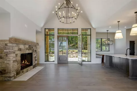 Entry Way - 8 Winter Green Dr, Glenville, NC 28736 photo 2 of 4