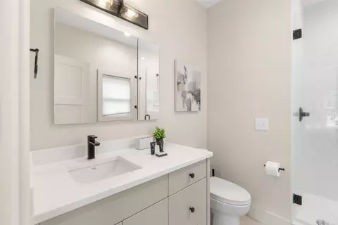 Bath - 1081 B Hicks Rd #4, Highlands, NC 28741 photo 3 of 6