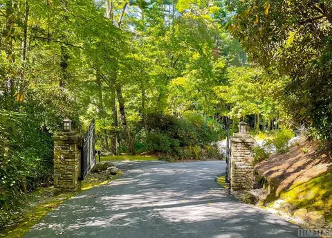 89 Woodland Ridge Dr, Highlands, NC 28741