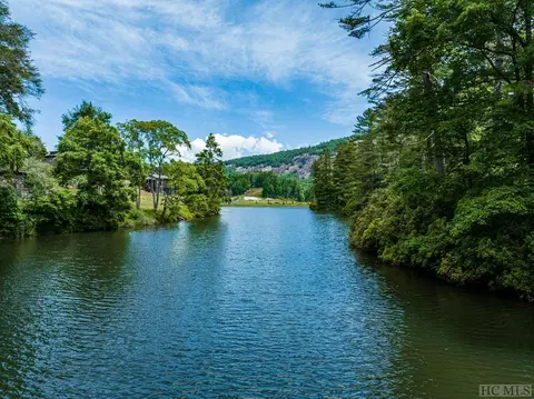 0 Flagstone Rd, Cashiers, NC 28717
