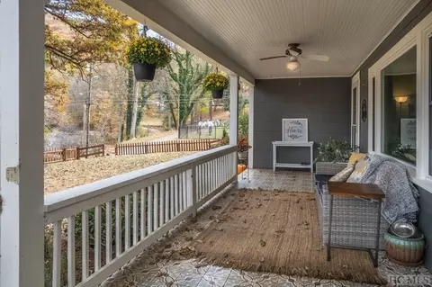 252 Ridgeway St, Sylva, NC 28779 photo 6