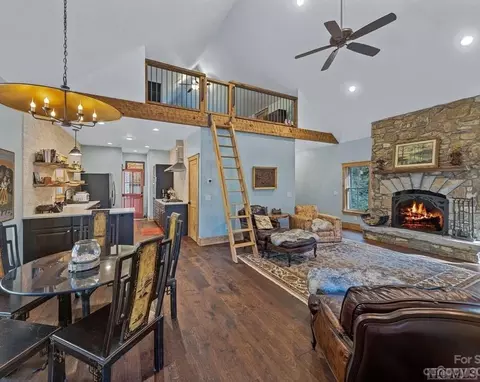 3709 Whiteside Cove Rd, Highlands, NC 28741