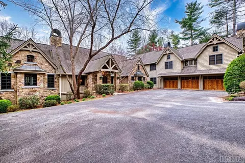 292 Stillpoint Ln, Glenville, NC 28736
