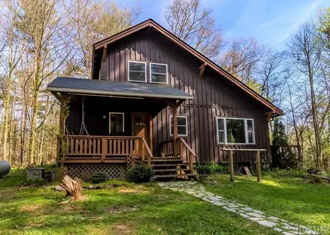 452 Wayfaring Rd, Cashiers, NC 28717