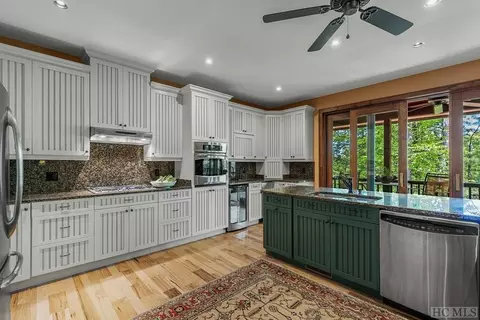 57 Robin Hood Ln, Highlands, NC 28741