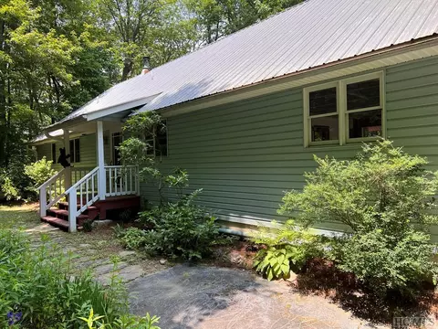 354 Moonlight Ln, Highlands, NC 28741