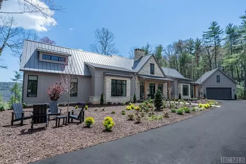 305 Saratay Falls Dr, Cashiers, NC 28717