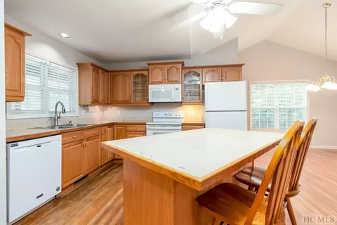 87 Landeau Cir, Sylva, NC 28779 photo 6