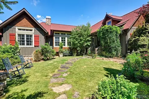268 Blue Valley Dr, Highlands, NC 28741